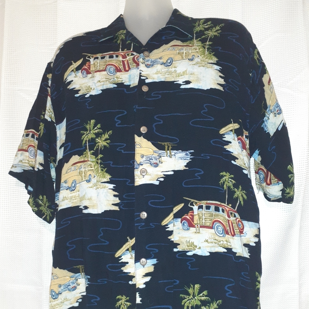 Mena Hawaiian  thumbs up  Graphic shirt